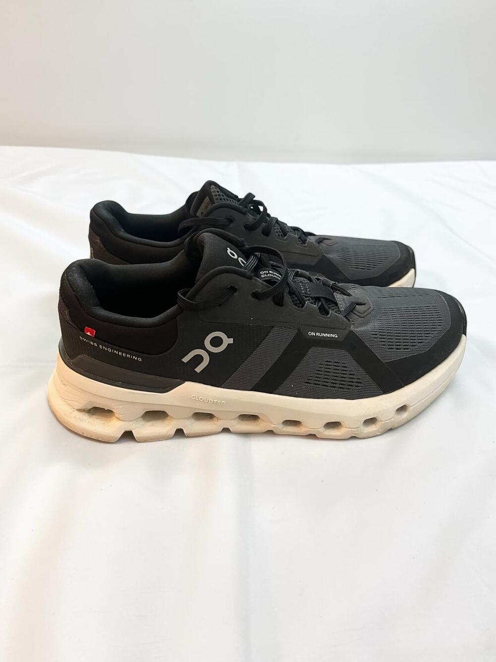 On Cloudrunner 2 Black Eclipse Running Shoes Cloudtec Sneakers Womens Size 8.5